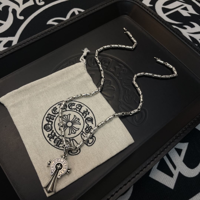Ch*0me He**ts necklaces